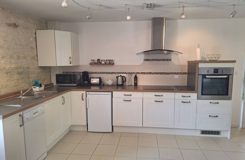 Mons House | Stunning gite With Shared Pool, Nr Matha & Cognac (first floor also available)