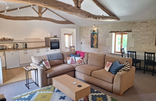 Mons House | Stunning gite With Shared Pool, Nr Matha & Cognac (ground floor also available)