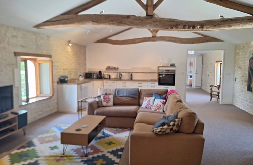 Mons House | Stunning gite With Shared Pool, Nr Matha & Cognac (ground floor also available)