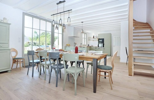 Le Minihic-sur-Rance House | Stunning home in Le Minihic-sur-Rance with WiFi