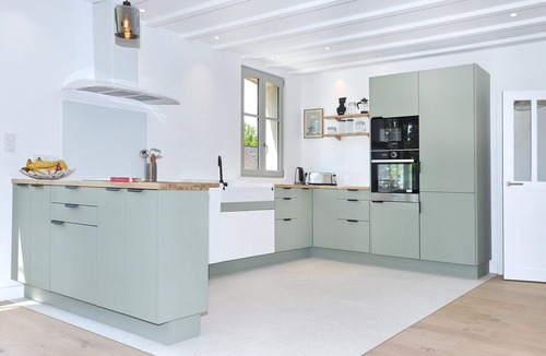 Le Minihic-sur-Rance House | Stunning home in Le Minihic-sur-Rance with WiFi