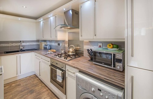 Kelso Apartment | Stunning harbour side Gold graded apartment for two with secure parking