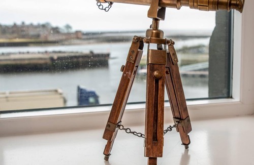 Kelso Apartment | Stunning harbour side Gold graded apartment for two with secure parking