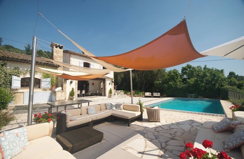 Opio Villa | Stunning hilltop Opio villa exceptional views EV charging walk to Valbonne