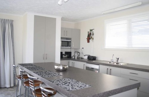 Whakatane House | Stunning holiday home close to beach