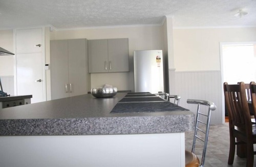 Whakatane House | Stunning holiday home close to beach