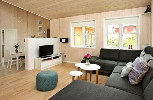 Lokken House | Stunning Holiday Home in L kken with Jacuzzi