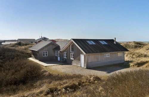 Lokken House | Stunning Holiday Home in L kken with Jacuzzi