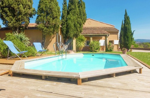 Loupia House | Stunning Holiday Home with Swimming Pool in Loupia