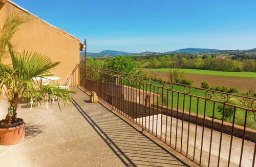 Loupia House | Stunning Holiday Home with Swimming Pool in Loupia