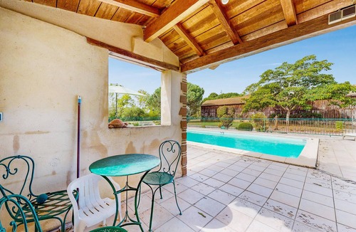 Saint-Pierre-d'Eyraud House | Stunning home in St Pierre d'Eyraud