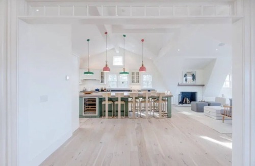 Quaise House | Stunning Home for Large Groups