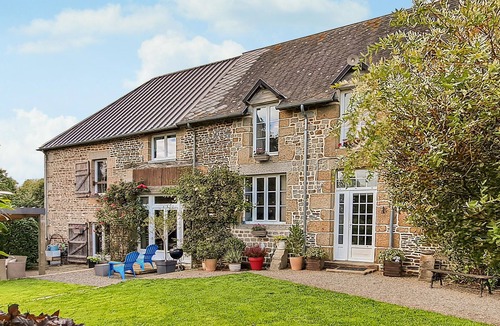 Les Loges-Marchis House | Stunning home in Les Loges-Marchis with house a panoramic view