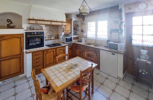 Quux-Haut-Mainil House | Stunning home in Quoux-Haut-Maînil with WiFi