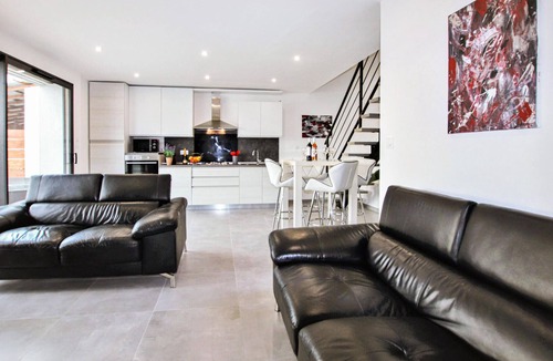 Salon-de-Provence House | Stunning home in Salon de Provence