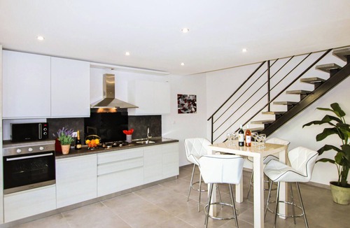 Salon-de-Provence House | Stunning home in Salon de Provence