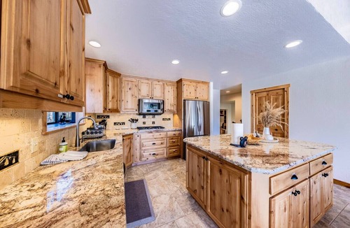 Round Hill Village House | Stunning Home | Hot Tub-Deck-Heavenly | Sleeps 8