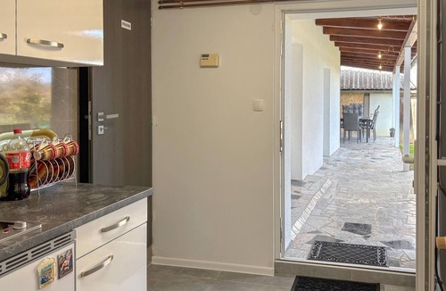 Josipdol House | Stunning home in Salopeki Modruski with WiFi