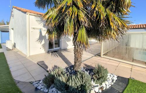La Barre-de-Monts House | Stunning Home In La Barre De Monts