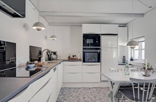 Skram House | Stunning home in ålbæk with WiFi