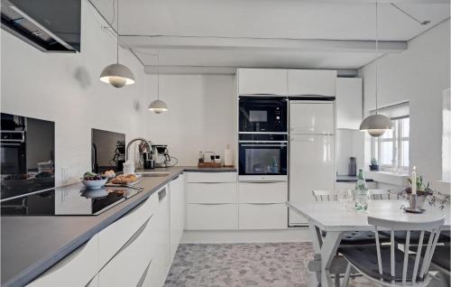 Skram House | Stunning Home In Ålbæk With Wifi