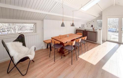 Boderne House | Stunning Home In Aakirkeby With Wifi