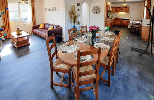 Allaire House | Stunning home in Allaire with WiFi