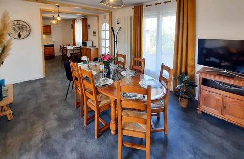 Allaire House | Stunning home in Allaire with WiFi