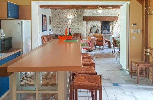 Ardentes House | Stunning home in Ardentes with kitchen