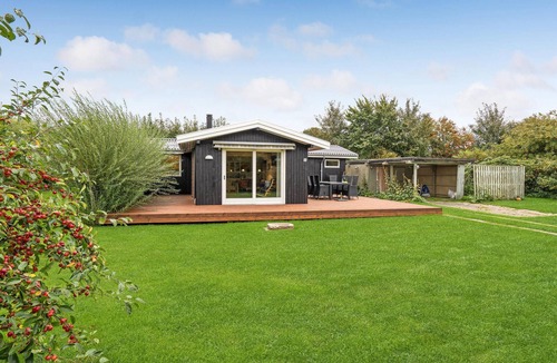 Assens House | Stunning home in Assens with kitchen