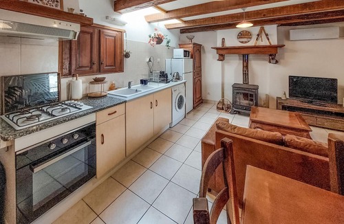 Aste House | Stunning home in Asté with WiFi