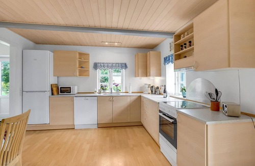 Bandholm House | Stunning home in Bandholm with kitchen