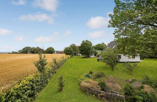 Bandholm House | Stunning home in Bandholm with kitchen