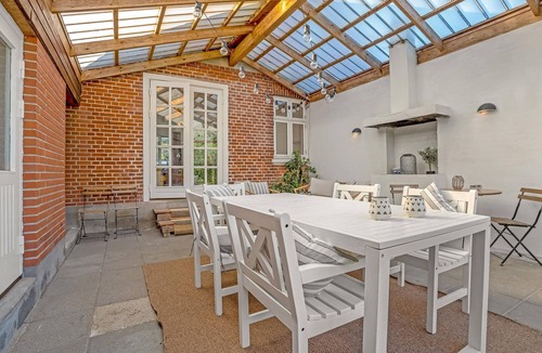 Bandholm House | Stunning home in Bandholm with WiFi