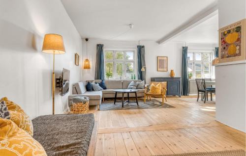 Bandholm House | Stunning Home In Bandholm With Wifi