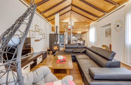 Ledenice House | Stunning home in Bater with WiFi