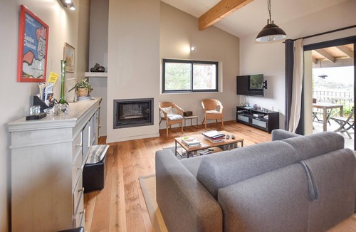 Bedoin House | Stunning home in Bédoin with private swimming pool, can be inside or outside