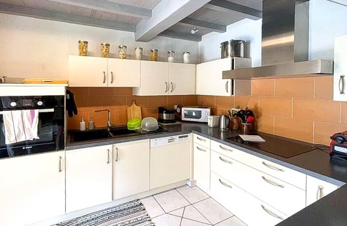 Beraut House | Stunning home in Beraut with WiFi