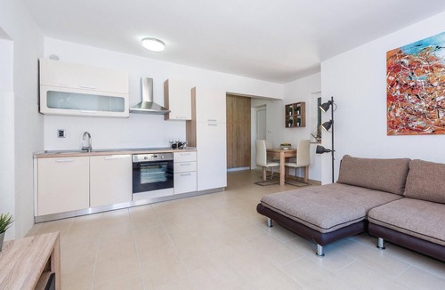Betina House | Stunning home in Betina with kitchen
