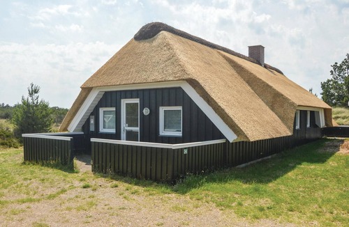 Blavand Strand House | Stunning home in Blåvand with sauna