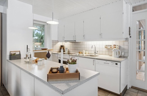 Blavand House | Stunning home in Blåvand with kitchen