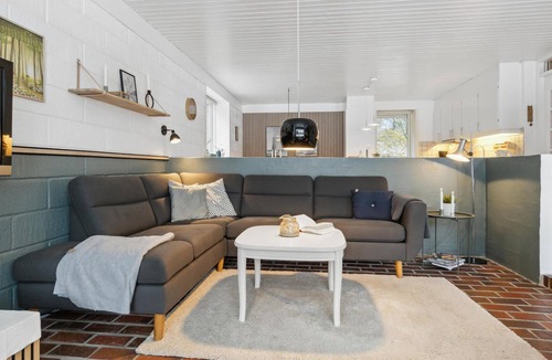 Blavand House | Stunning home in Blåvand with kitchen