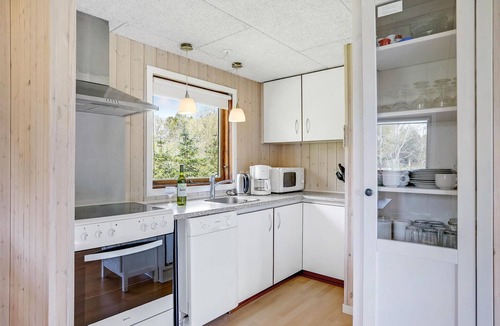 Ho House | Stunning home in Blåvand with kitchen