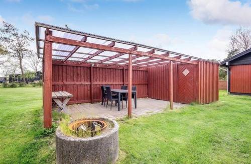 Ho House | Stunning home in Blåvand with kitchen