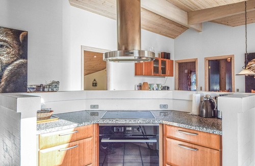 Blavand House | Stunning home in Blåvand with kitchen