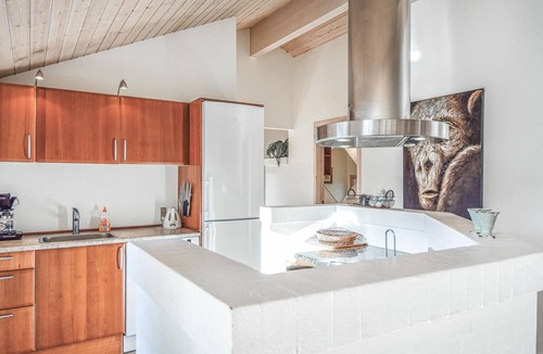 Blavand House | Stunning home in Blåvand with kitchen