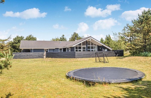 Blavand House | Stunning home in Blåvand with kitchen