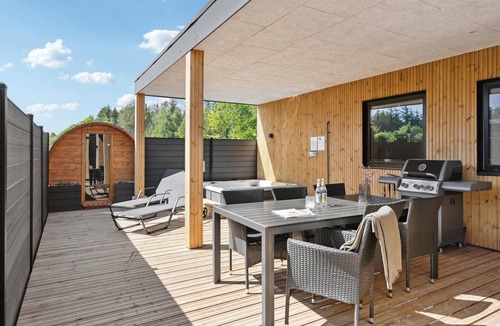 Blokhus House | Stunning home in Blokhus with kitchen