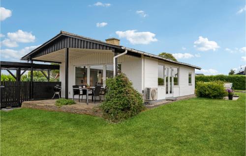 Skastrup Strand House | Stunning Home In Bogense With Wifi