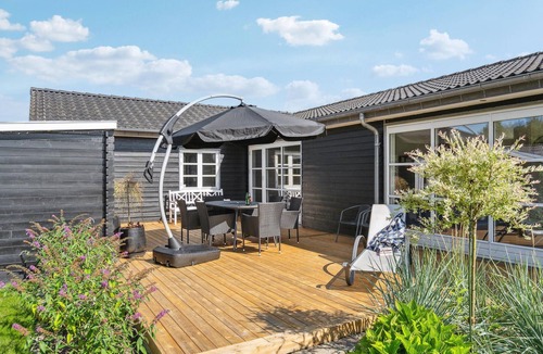 Hvidbjerg Strand House | Stunning home in Børkop with kitchen